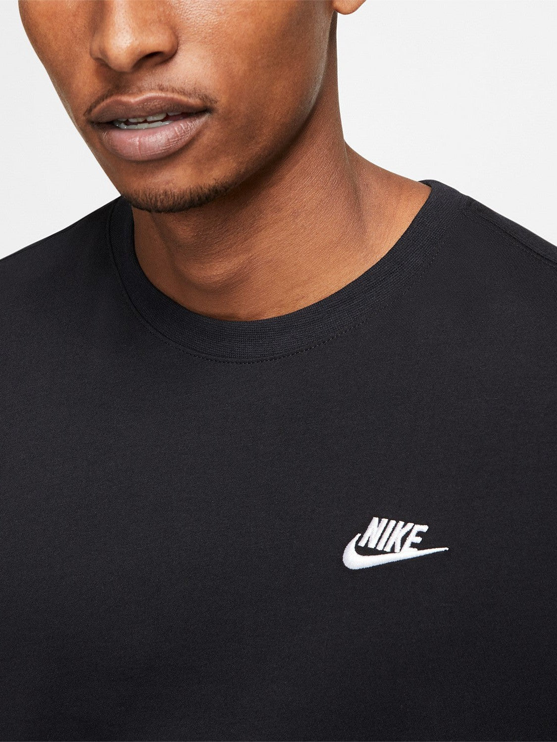 Nike Sportswear Club Black Tee Mens