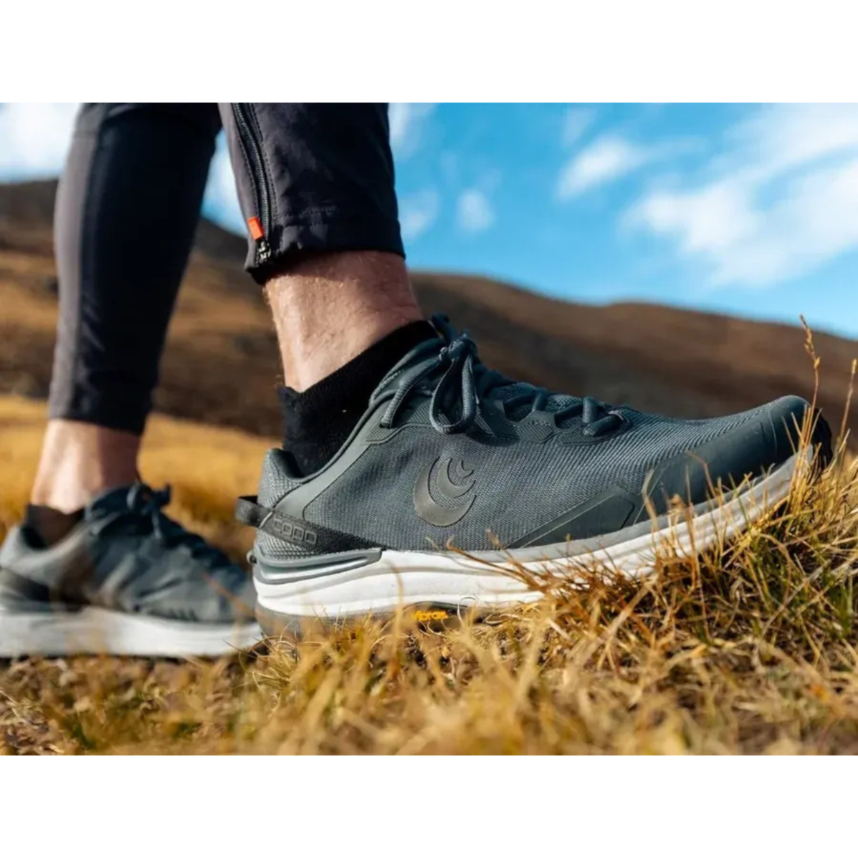 Topo Traverse Grey / Charcoal Mens (LAST PAIR US 10)