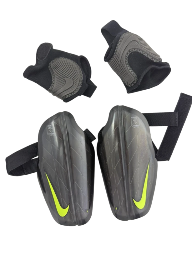 Nike Protegga Flex Shin Guards Black/Green Youth