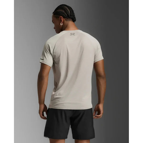 2XU Aero Tee Carbon Mens