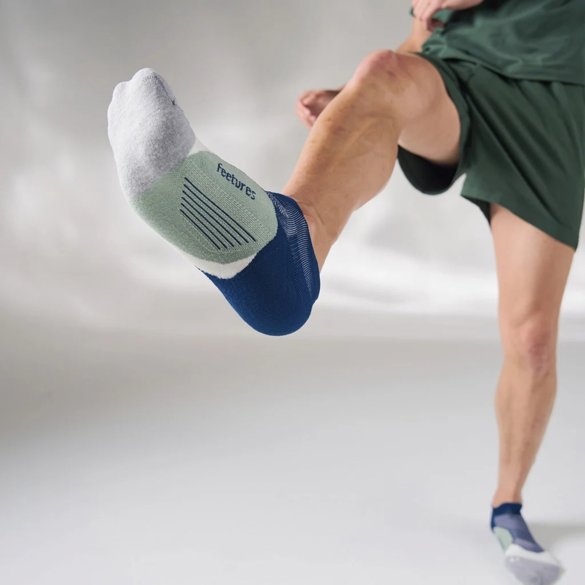 Feetures Elite Light Cushion No Show Tab Midnight Woods Sock