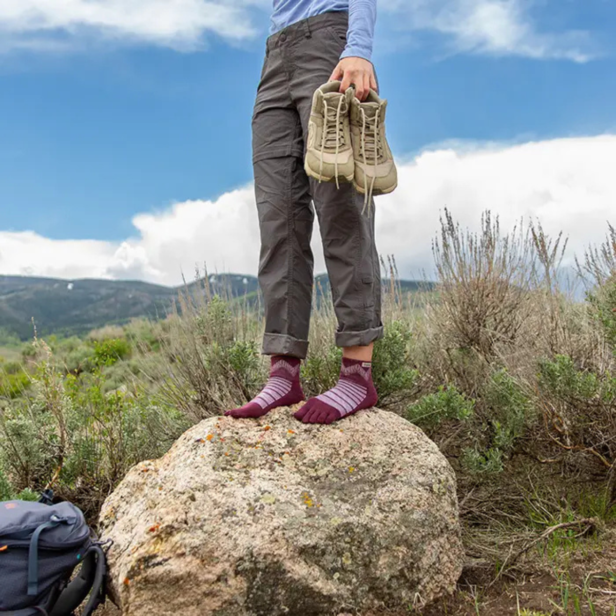 Injinji Outdoor Midweight Mini Crew Merino Wool Sock Garnet