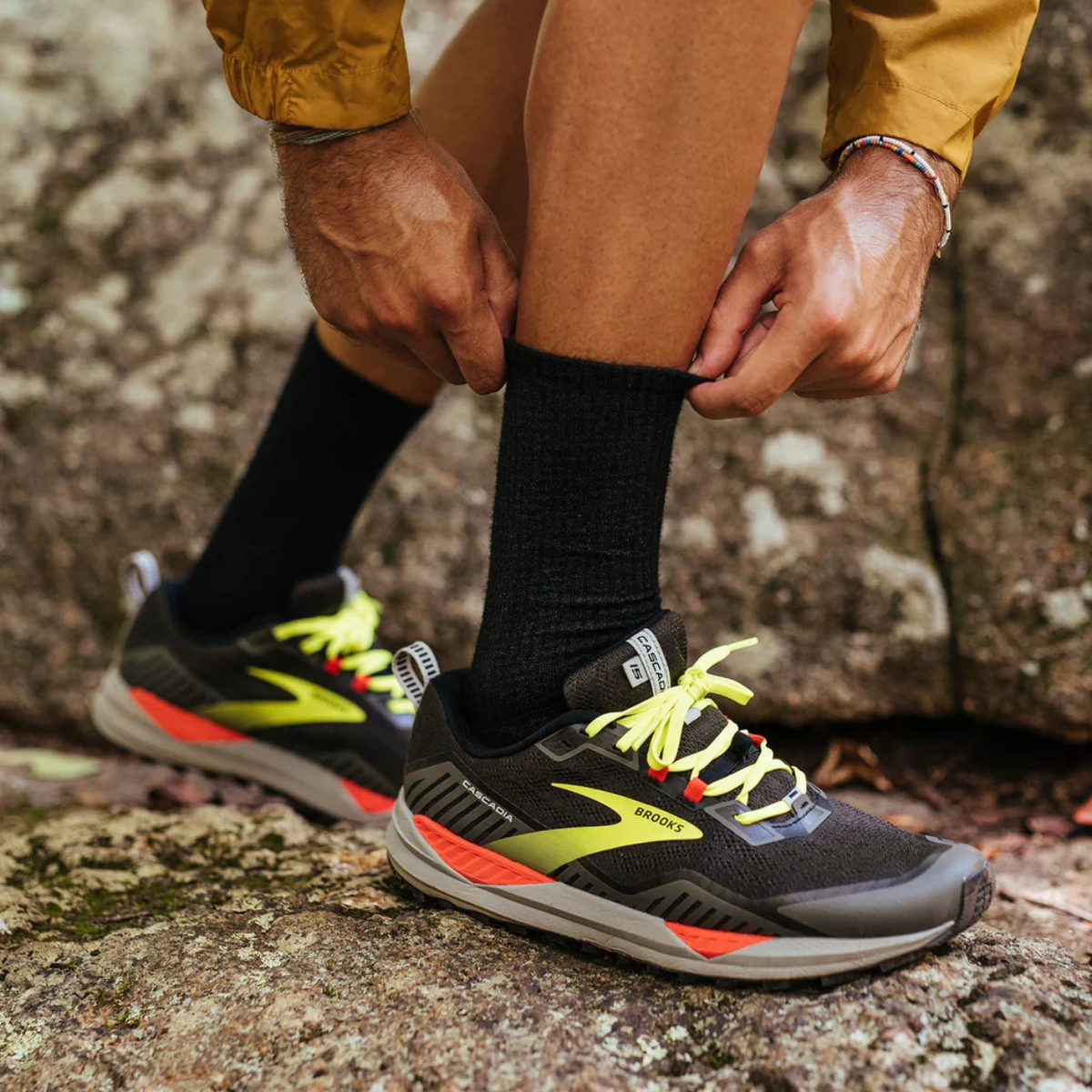 Feetures Merino 10 Ultra Light Cushion Mini Crew Socks - Charcoal