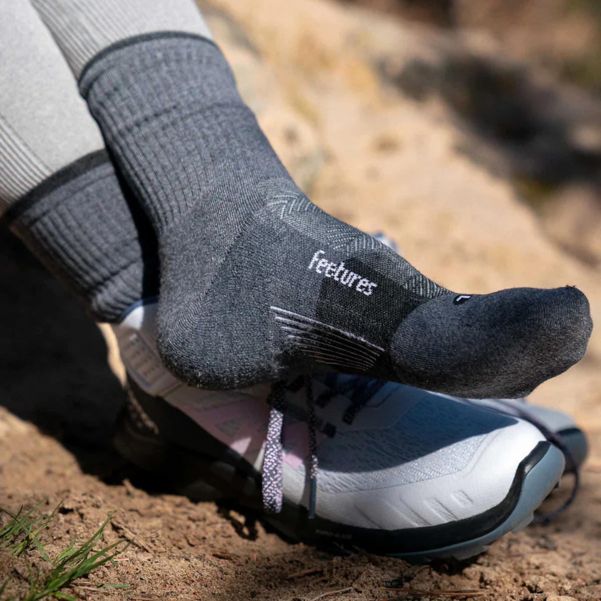 Feetures Trail Max Cushion Mini Crew Gray Sock