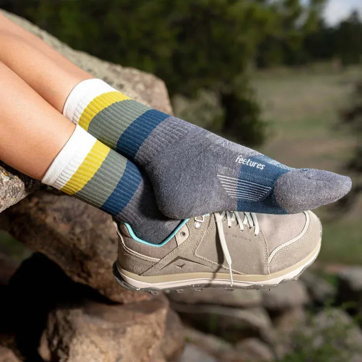 Feetures Trail Max Cushion Mini Crew Ascent Gray Sock